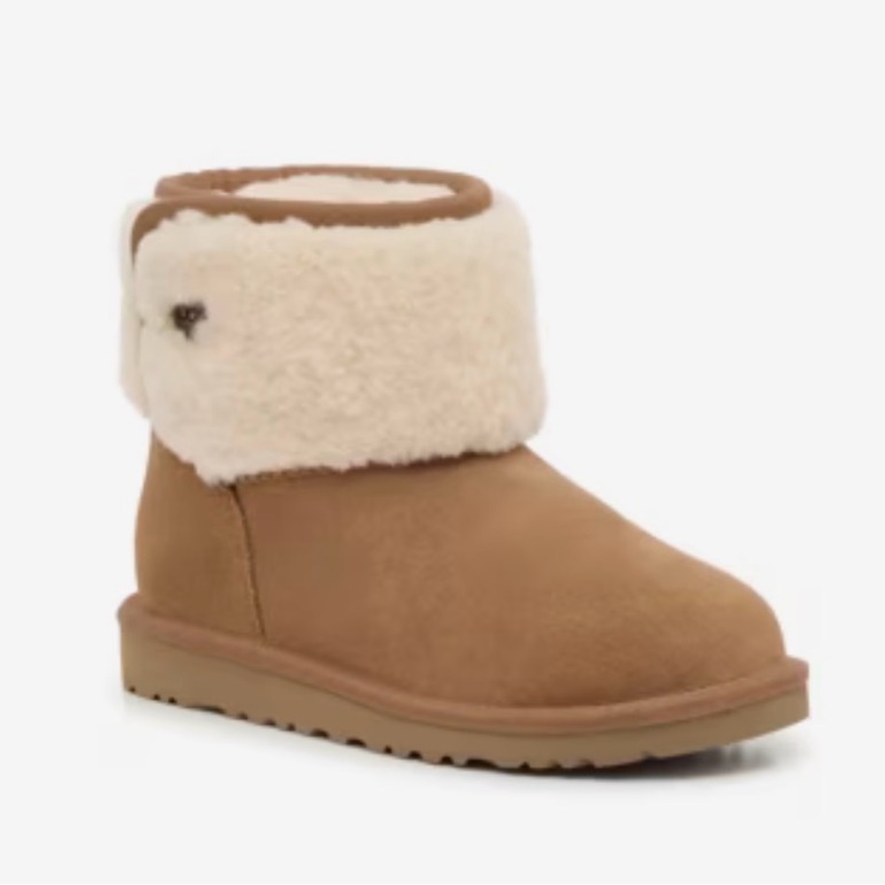 🆕- UGG- Kids' Classic Jona Luxury Boot. Chestnut. Size: 11  NWOB